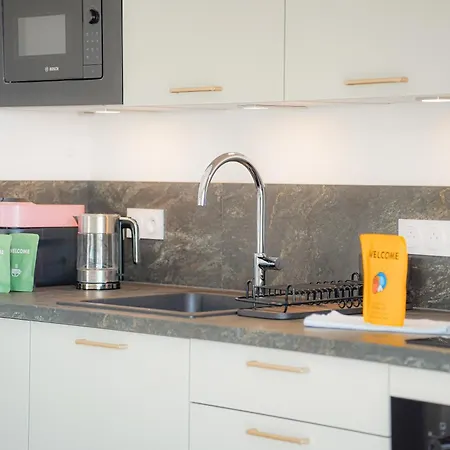 Apartamento New Building- Neuf Lumineux Vue Mer, Tramway L3 Au Pied De Immeuble à 10 à 15 Mns D'aéroport, Centre Ville&promenade *